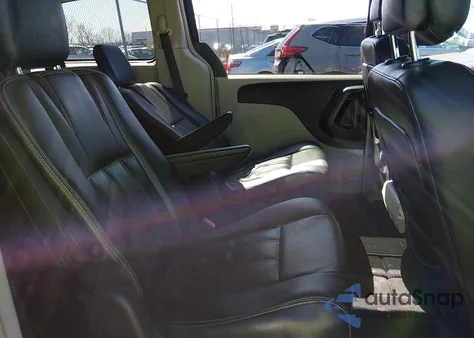 2014 Chrysler Town & Country Touring z USA, uszkodzony, nr VIN 2C4RC1BG3ER208725